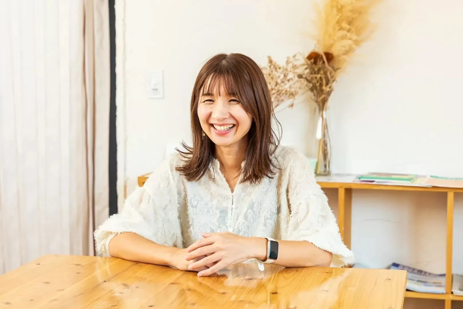 笑顔の日本人女性