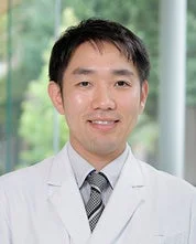 白衣を着た医師